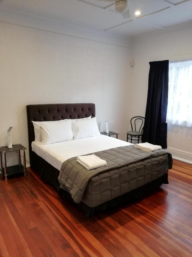 Mill Lodge Hamilton Esterno foto